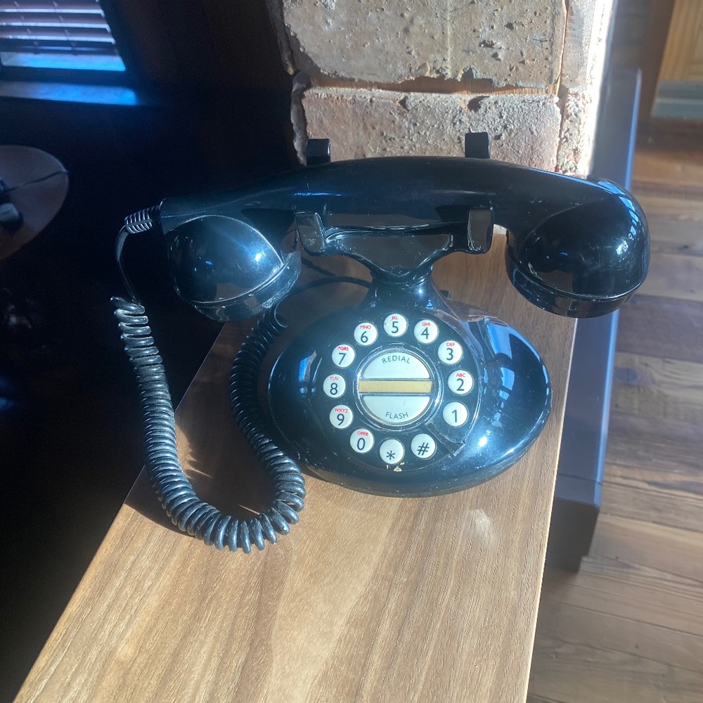 Vintage-Style Rotary Telephone
